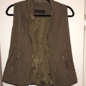 Zara Woman Olive and brown winter quilted vest!